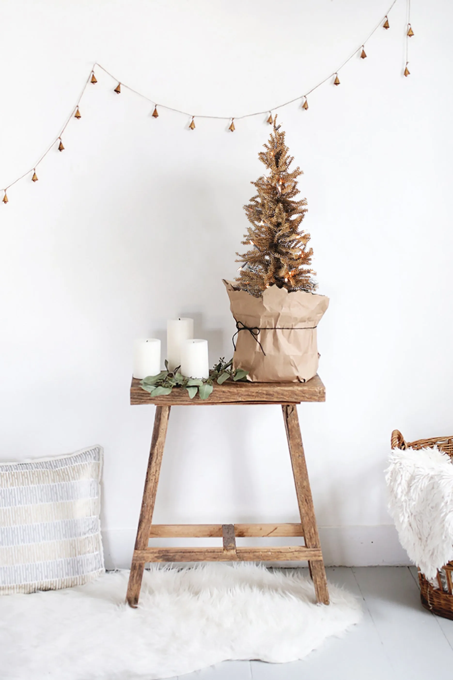 2' Pre-Lit Brown Burlap Base Christmas Tree